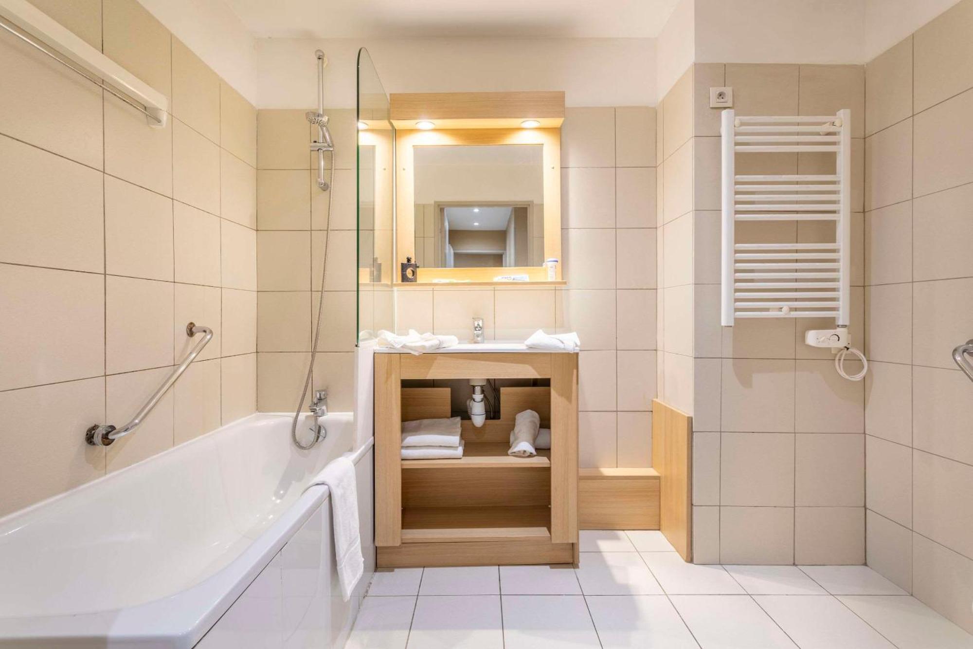Comfort Aparthotel Marseille Prado Bagian luar foto