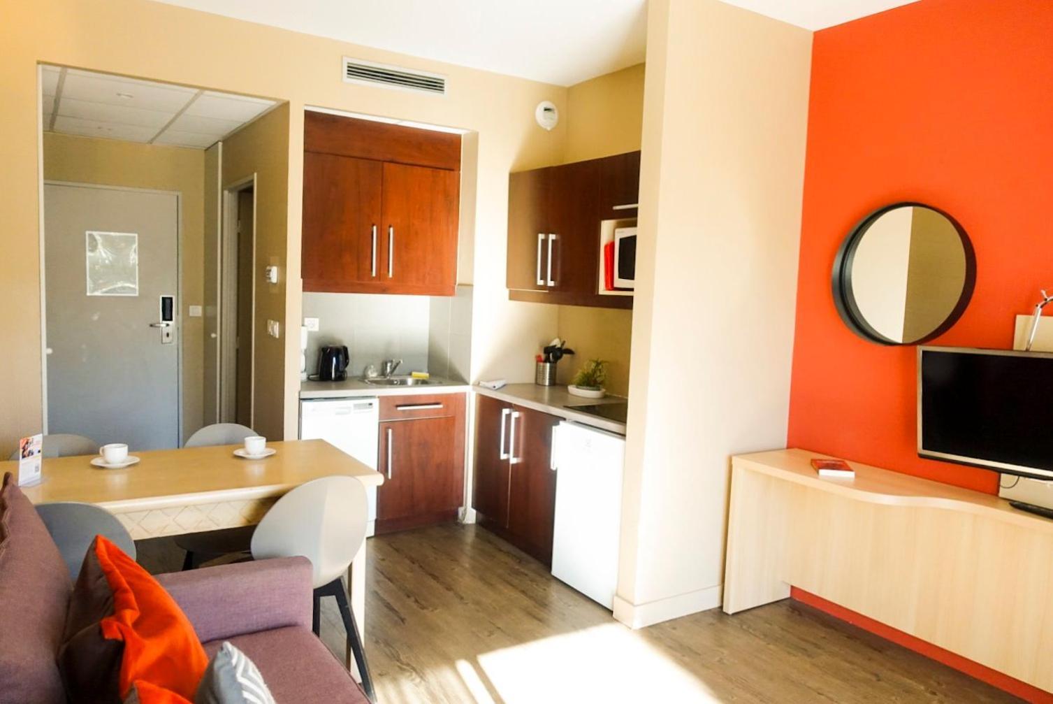 Comfort Aparthotel Marseille Prado Bagian luar foto