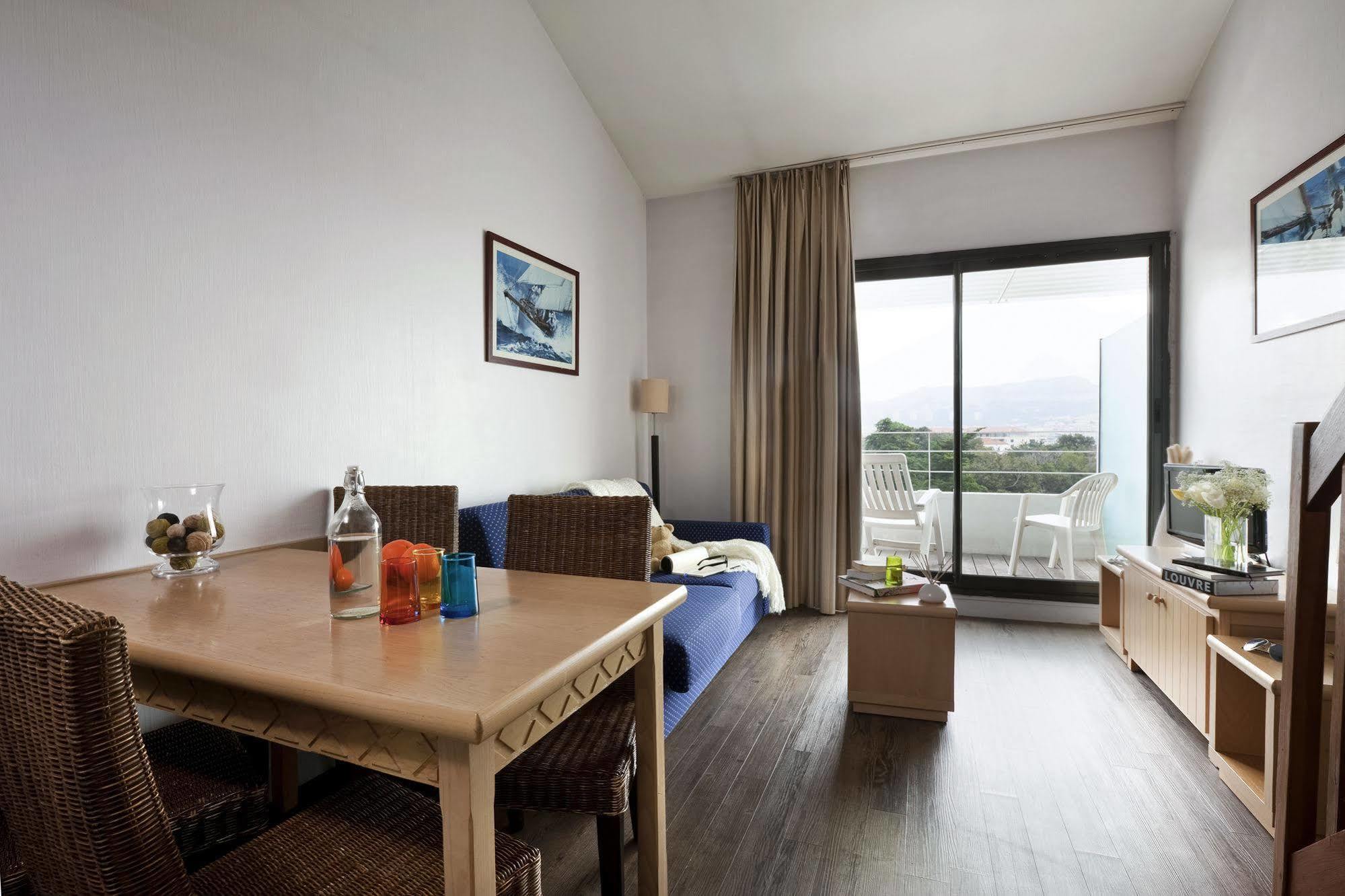 Comfort Aparthotel Marseille Prado Bagian luar foto